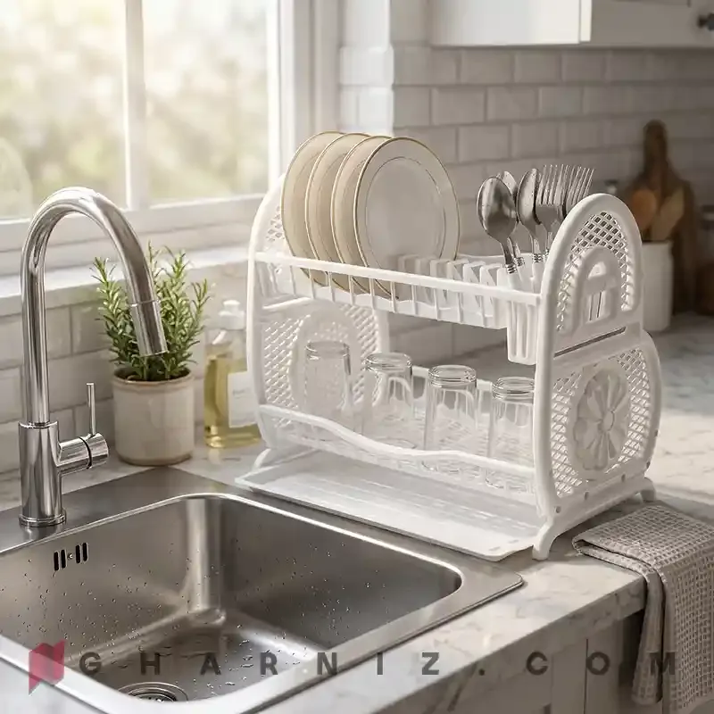 آبچکان دو طبقه رز از نمای کنار، کم‌عمق روی کابینت