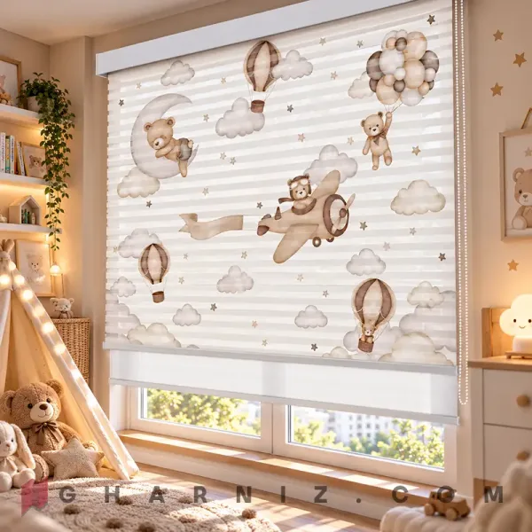 پرده زبرا اتاق کودک طرح خرس خلبان و بالن‌های کرم Teddy Sky Journey