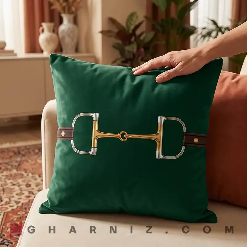کاور کوسن مخمل طرح یراق طلایی کد gh-c774 — تصویر 13